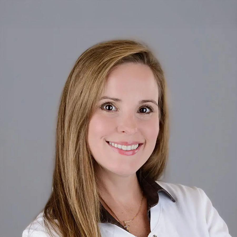 image of the doctor Laura J. Dávila